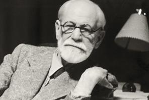 Sigmund Freud im Arbeitszimmer