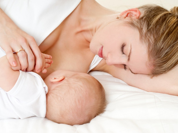 Eksperci: mleko matki najbardziej korzystne dla wcześniaków