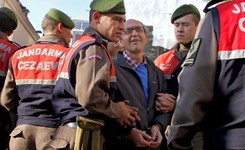 Niemiecki pisarz zatrzymany w Hiszpanii na prośbę Turcji, ale potem zwolniony z aresztu