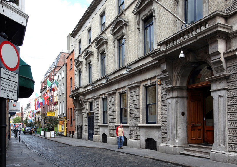 Irlandia przyciąga milionerów obietnicą prawa pobytu