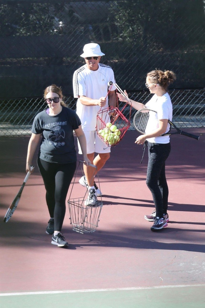 Natali sa trenerom i prijateljicom