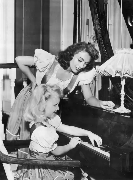 Joan Crawford i Christina Fot. Keystone/Getty Images