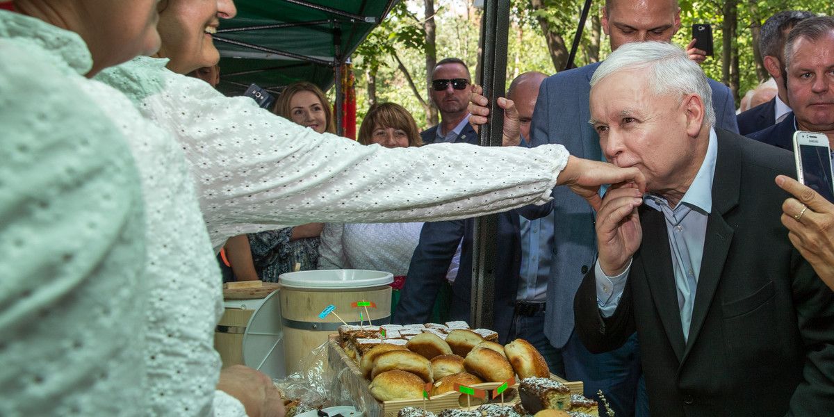 Jarosław Kaczyński podczas pikniku w Stalowej Woli w 2018 r.