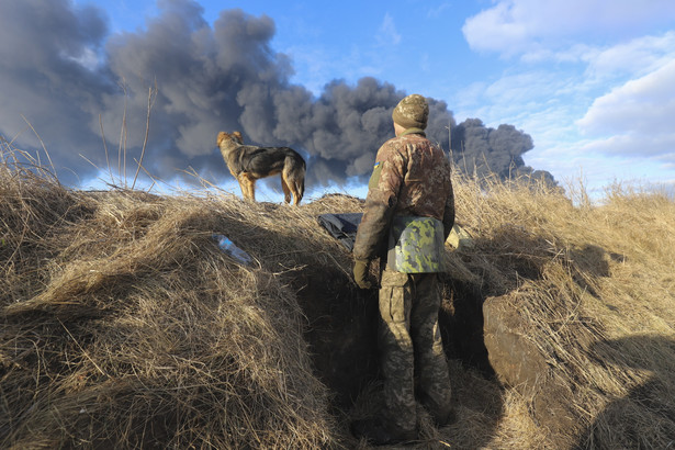 Ukraina; żołnierze ukraińscy w pobliżu Kijowa EPA/ALISA YAKUBOVYCH Dostawca: PAP/EPA.