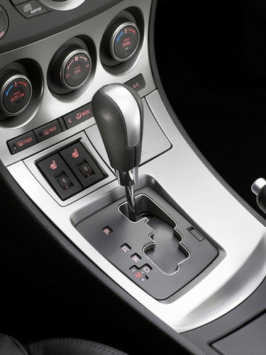 Napęd na przednie koła przeniesie pięć biegów ręcznych lub automatycznych (wersja 2.0)