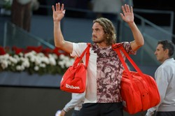 Struff "spakował" Tsitsipasa. Niespodziewana porażka Greka w Madrycie