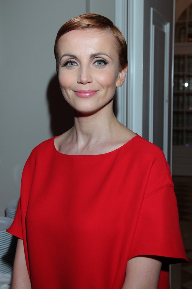 Katarzyna Zielińska w soczystej czerwieni Plejada.pl