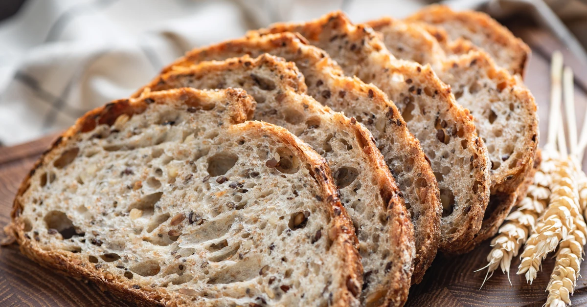 Pyszny domowy chleb w kilka chwil. Ten z ziarnami wg przepisu Ewy Wachowicz uda się zawsze