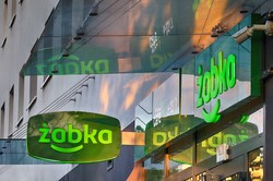 Do której otwarta jest Żabka w Boże Ciało? Godziny otwarcia