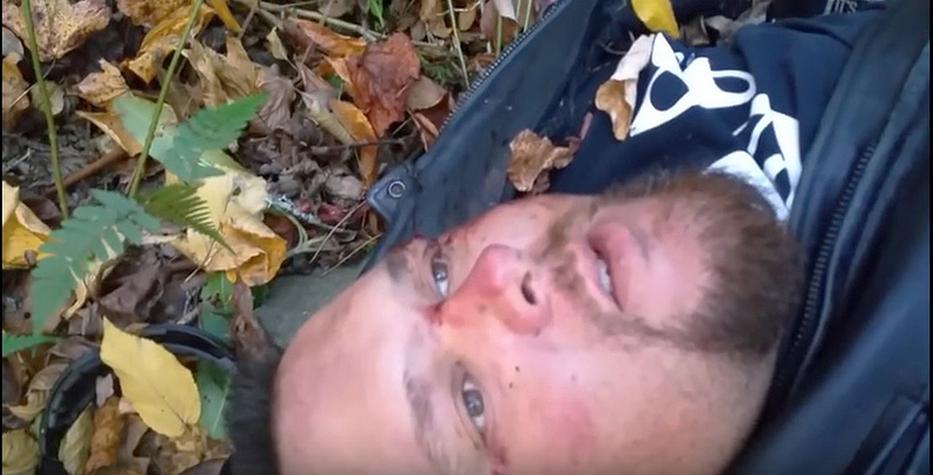 A férfi motorbalesetet szenved, és a mélybe zuhan. Amikor rájön, hogy senki nem tud segíteni rajta, egy utolsó videó üzenetet készít szeretteinek (videó)