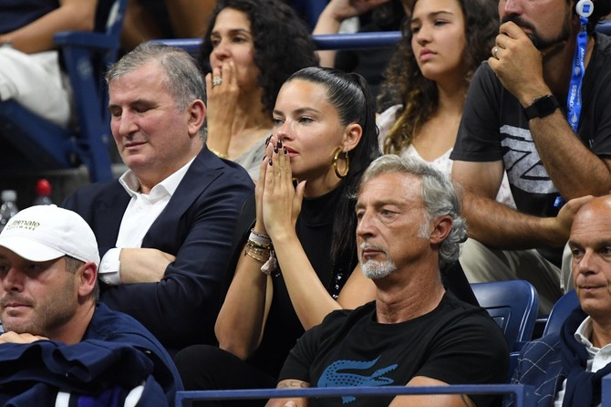 Adrijana Lima pored strica Novaka Đokovića