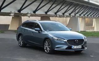 Mazda 6 Kombi SKYACTIV-G 2.5 – samochód nie dla księgowych