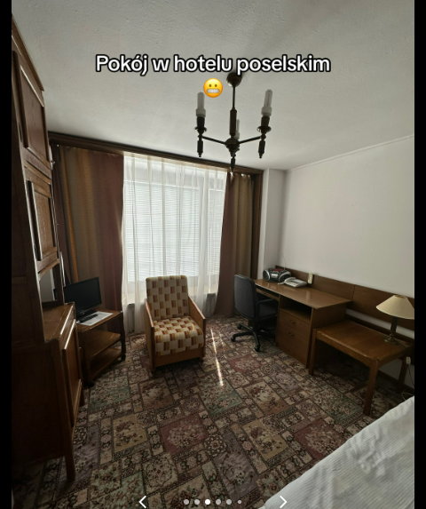 Pokój w hotelu poselskim