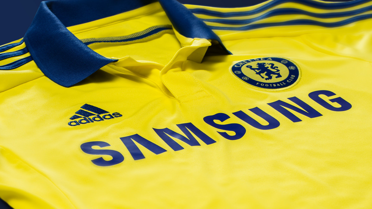 Chelsea na swojej oficjalnej stronie zaprezentowała wyjazdowe stroje na sezon 2014/2015. Piłkarze "The Blues" tym razem będą grać w żółtych trykotach.