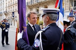 Decywilizacja Francji? Apel Macrona