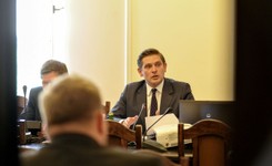 Awantura na sejmowej komisji o samoloty dla VIP-ów. 'Możecie przegłosować, że dziś jest niedziela'