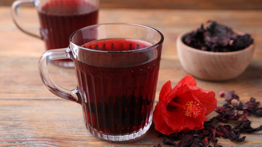 Herbatka z hibiskusa oraz napój zwany "sorell" pomogą na trawienie.