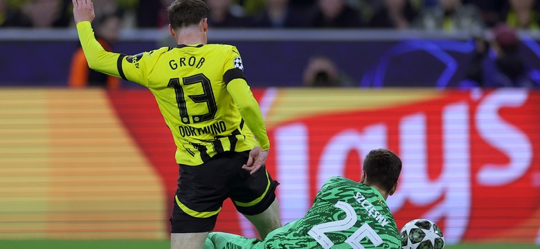 Szczęsny wpadł w rywala jak dzik w żołędzie. Fatalna interwencja bramkarza Barcelony