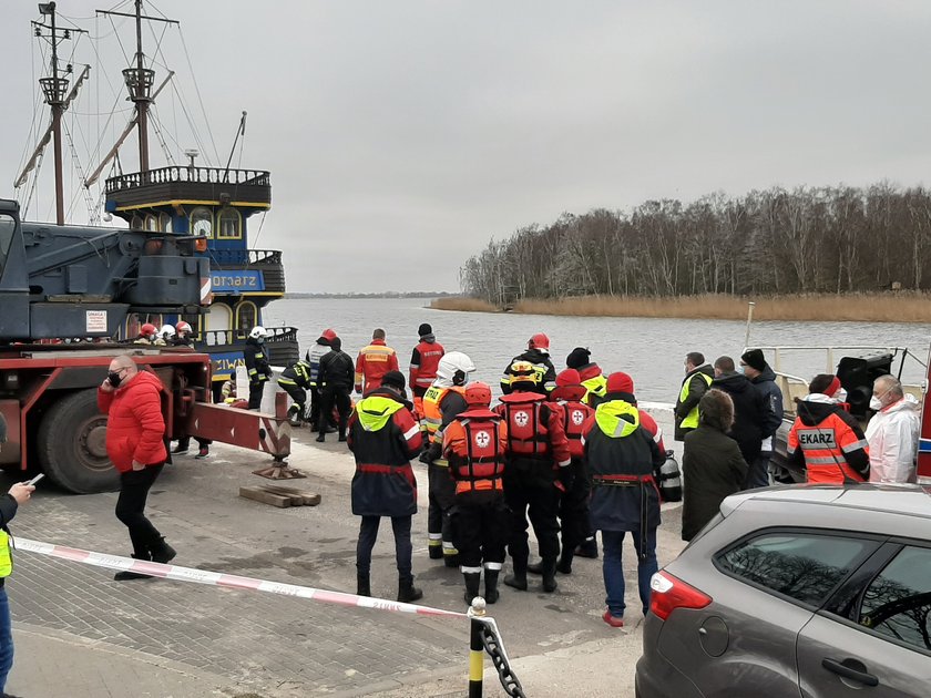 Samochód wpadł do rzeki Dziwna w pobliżu Dziwnowa