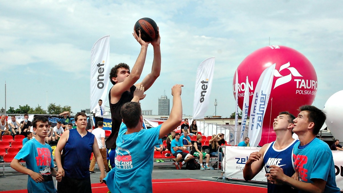 Ekipa Gang Albanii pokonała drużynę Sokoły Ostrów Mazowiecka 12:11 w finale kategorii OPEN mężczyzn podczas ZELMER 3x3 QUEST w Szczecinie. Najlepszą drużyną w kategorii OPEN kobiet był zespół DaModa.pl. W kategorii U18 mężczyzn wygrała drużyna Myślibornia.