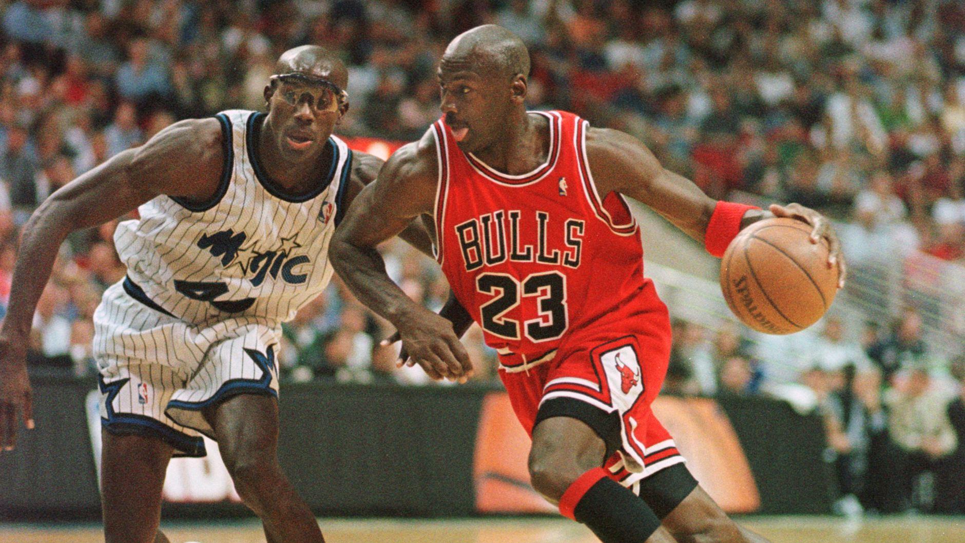 Koszykówka: morderstwo ojca i pierwsza emerytura Michaela Jordana -  Przegląd Sportowy