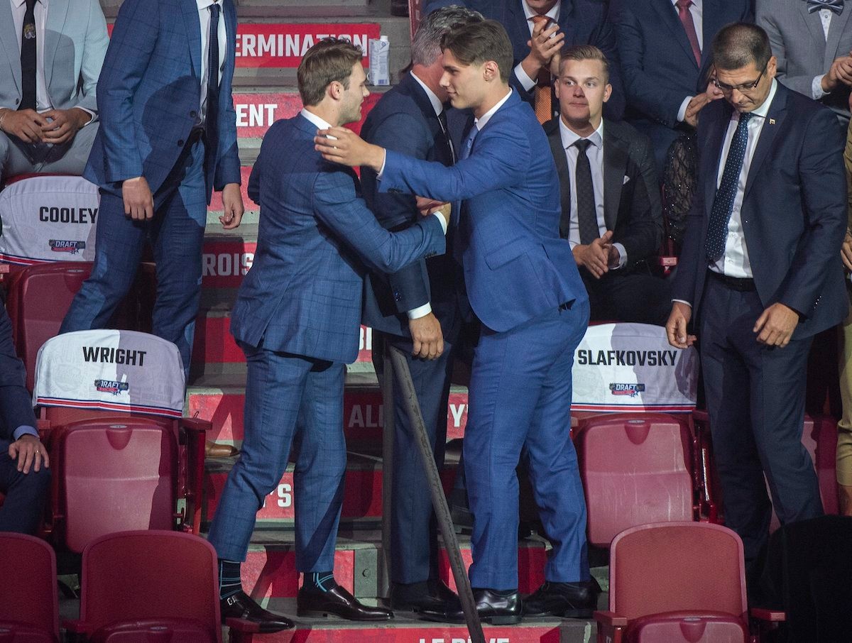 Juraj Slafkovský bojoval o post jednotky draftu NHL 2022 so Shaneom Wrightom.