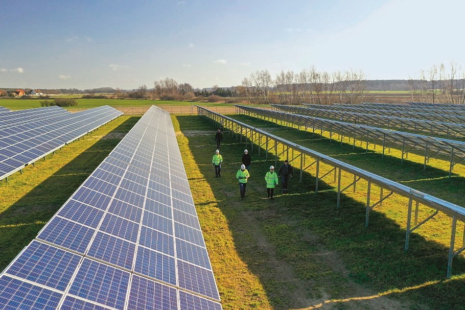 R.Power podpisał ostatnio umowy na budowę ponad 100 farm fotowoltaicznych