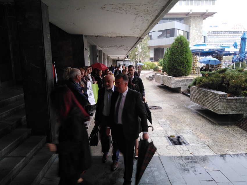 Jutka ispred sudnice