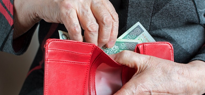 500 plus dla seniora w 2025 roku. Ile trzeba mieć emerytury, żeby dostać 500 plus dla seniora? Jakie warunki trzeba spełnić?