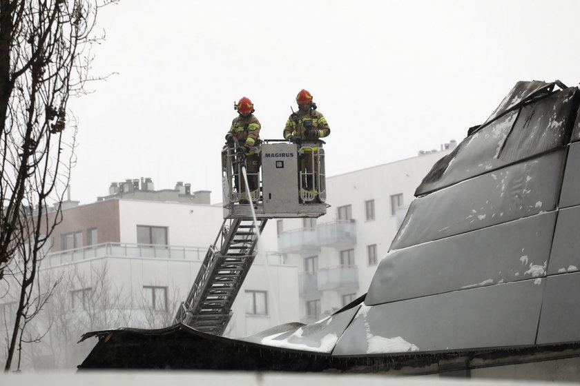 Na miejscu pracowało 75 strażaków i 23 pojazdy.