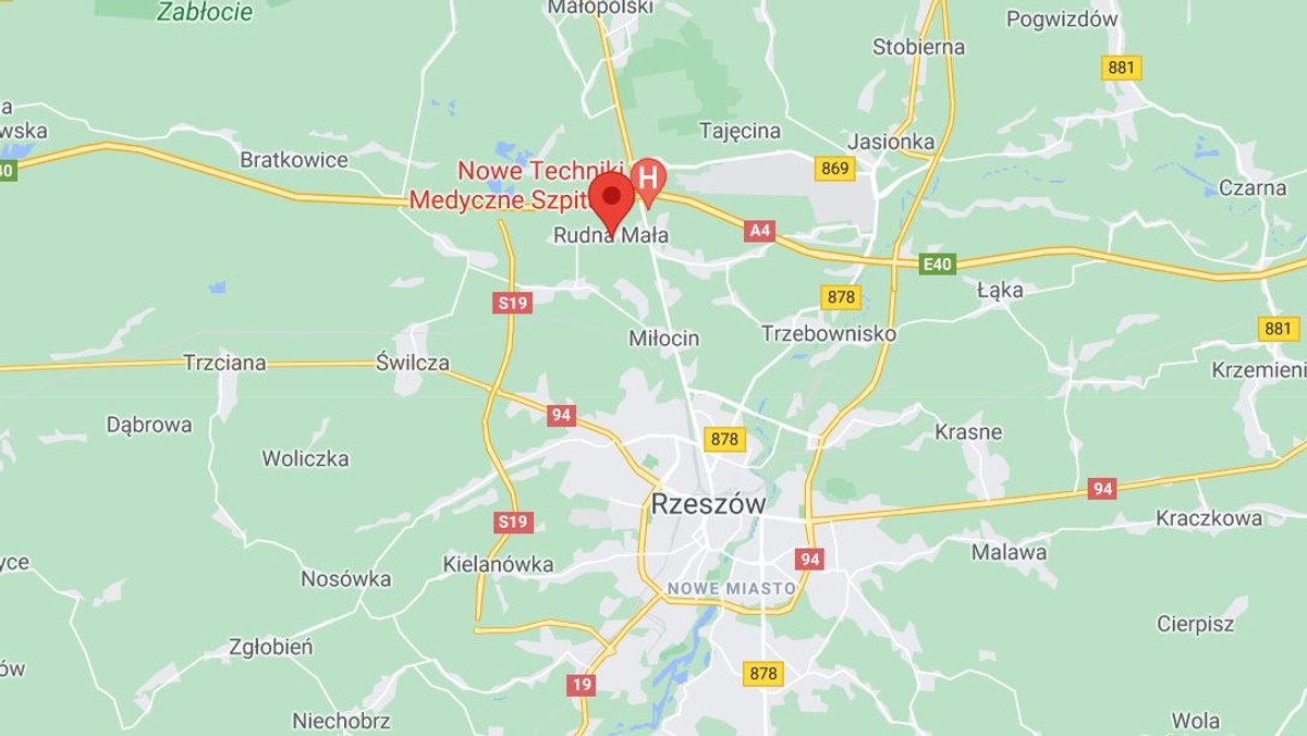 Rudna Mała. Czołowe zderzenie samochodów. Rannych jest pięć osób