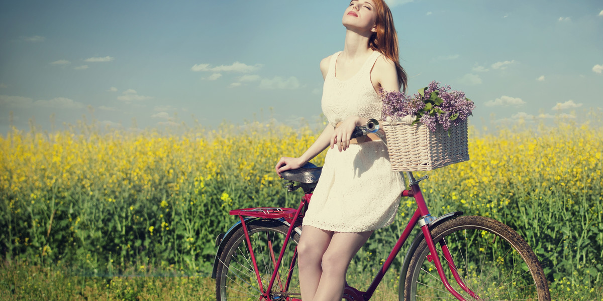 Kobieta z rowerem