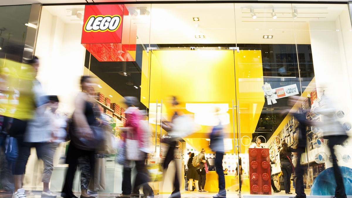 Miliony klocków LEGO można oglądać na największej w Polsce wystawie tego typu, która została otwarta w Białymstoku - podaje portal bialystokonline.pl. Kilka milionów klocków zostało rozmieszczonych na ponad 1000 metrach kwadratowych.