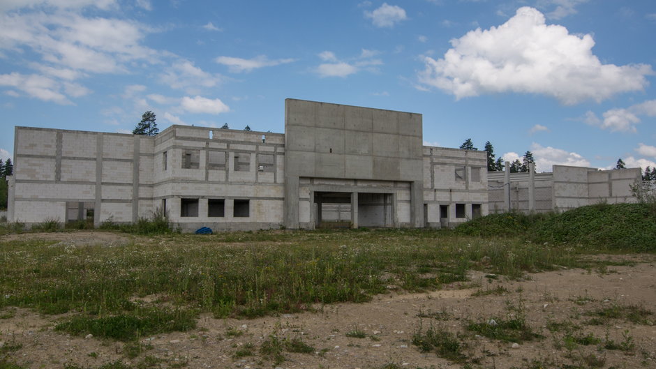 Niedokończone centrum handlowe, wrzesień 2022 r.