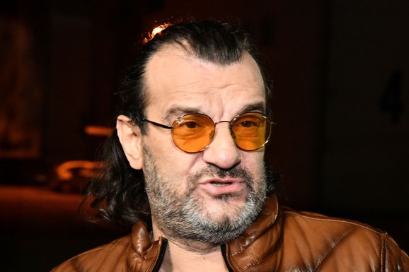 "U PRVOJ FIOCI MU STOJI PIŠTOLJ, U DRUGOJ LEKOVI ZA IMPOTENCIJU" Pevačica otkrila šok detalje afere sa Acom Lukasom: "Htela sam da ga izvedem na pravi put"