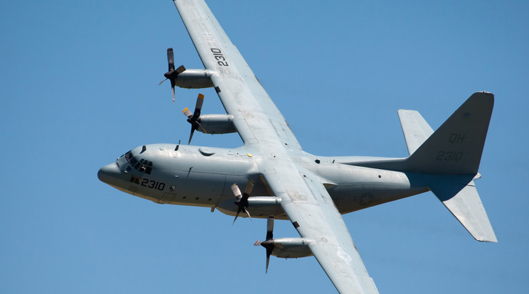 Herculesként is emlegetett C-130-as gép gyulladt ki /Fotó: Northfoto - illusztráció