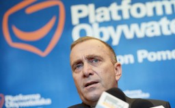 Schetyna: Smoleńsk był dla PiS narzędziem by zdobyć władzę