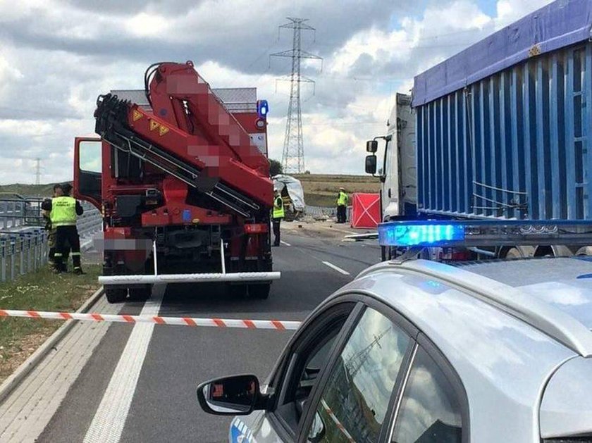 Potworna śmierć na obwodnicy Suwałk. Zginęli pod kołami tira