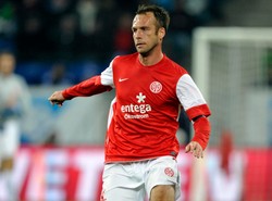 Ten piłkarz jest specjalistą od strzelania... do własnej bramki