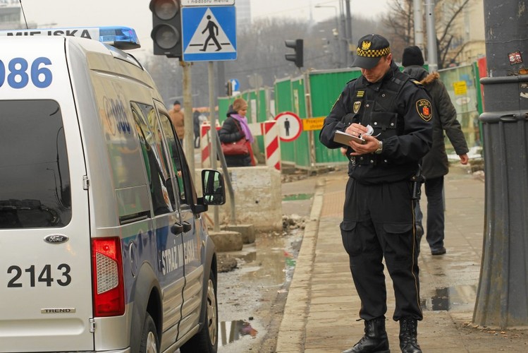 Podczas gdy mieszkańcy będą zajęci ćwiczeniami na powietrzu, Piotr Guział zadba o ich bezpieczeństwo. Na jego straży ma stać zreformowana straż miejska, która nie będzie represyjna. 