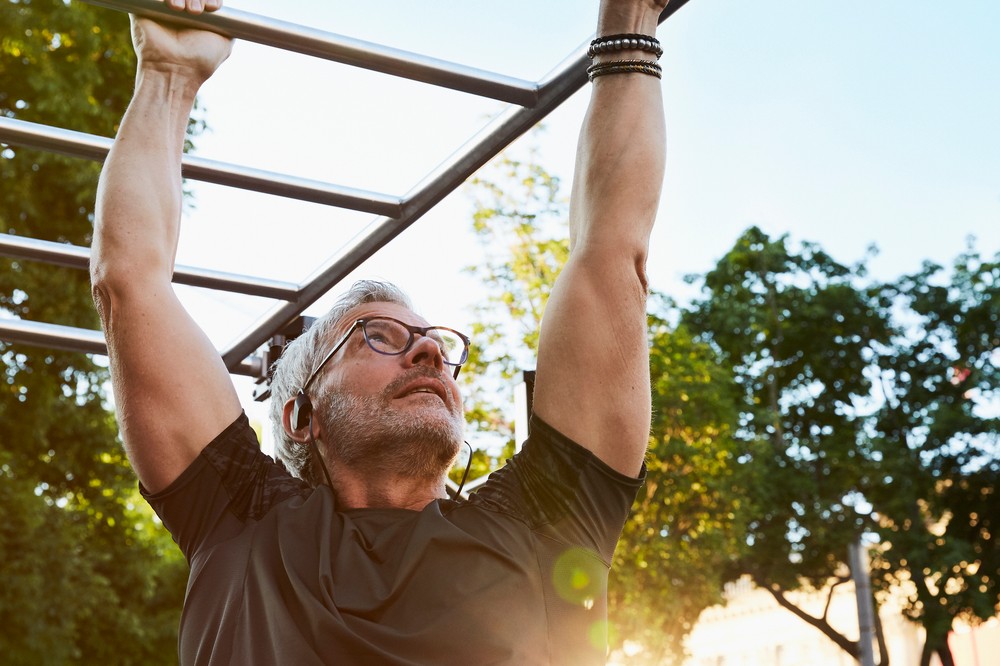 Welche Sportart für einen geeignet ist, hängt vor allem von der allgemeinen Verfassung ab und weniger vom Alter.
