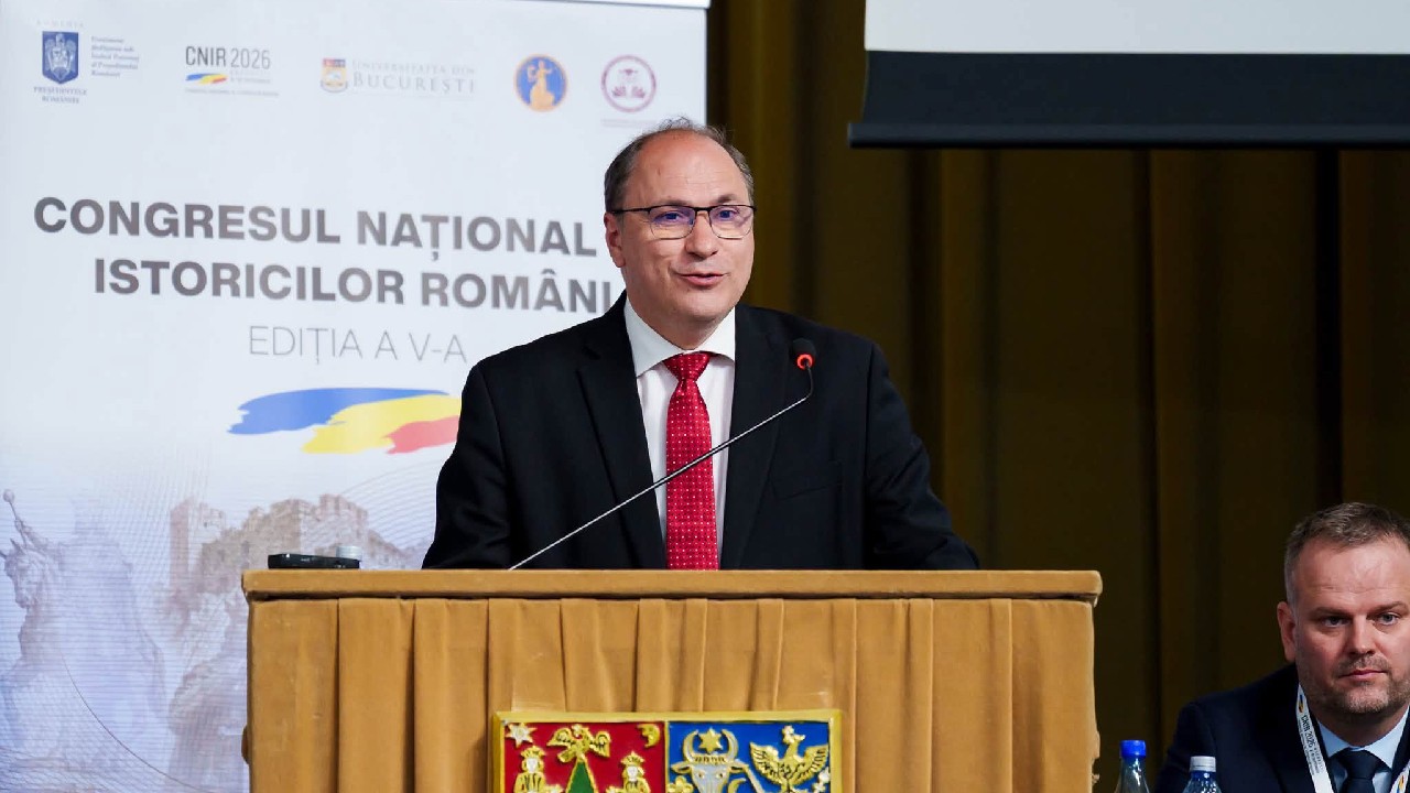 Ministrul Educației, Mihai Dimian, le promite studenților cămine moderne și spaţii de învăţământ extraordinare: „Dar acestea nu vor învăţa în locul vostru”