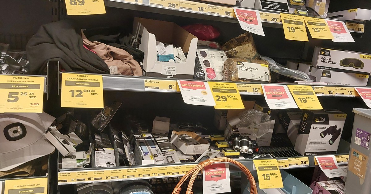 "Wojenny" towar w znanym markecie. Wystawili całe stosy. Najtańsze rzeczy za 5 zł