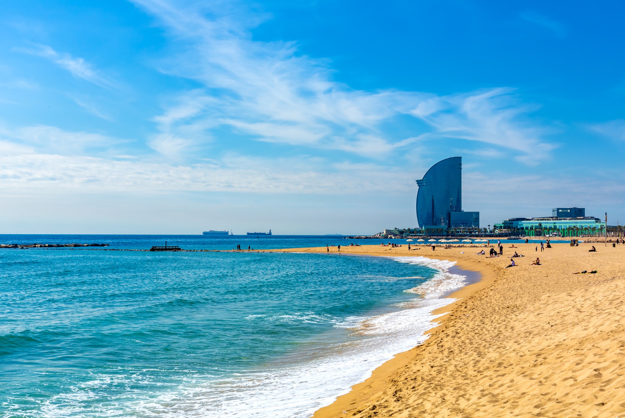 Barcelona láka turistov z celého sveta (ilustračné foto).