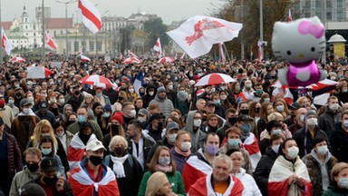 Wielotysięczna manifestacja w Mińsku, użyto granatów hukowych