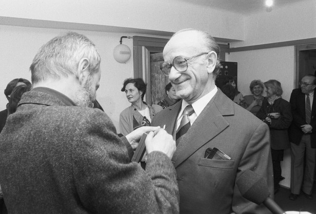 Zdzisław Tobiasz otrzymuje Złoty Mikrofon, rok 1991