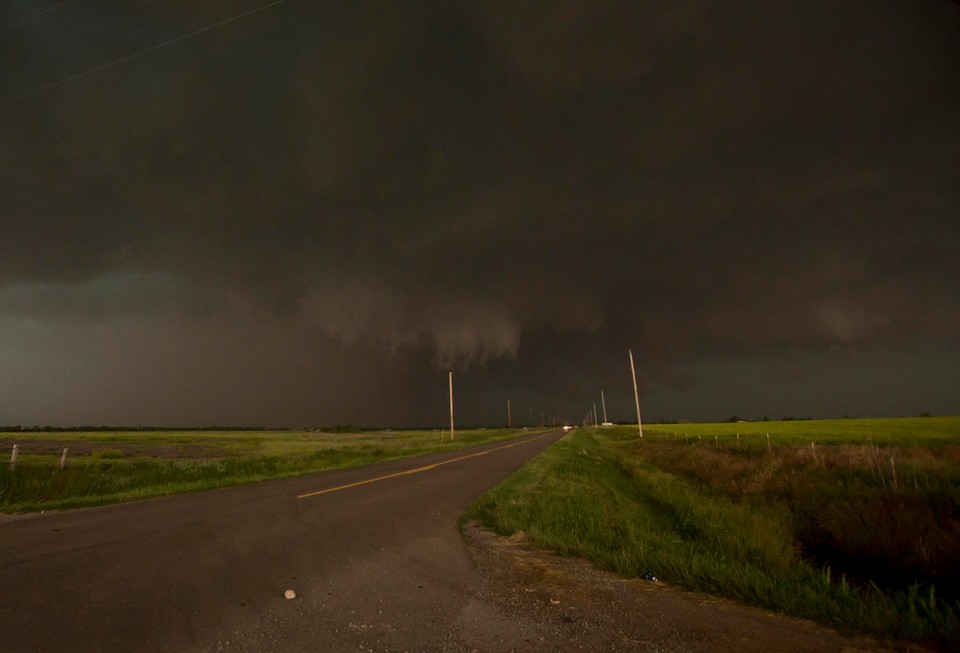 Gwałtowne tornada pustoszą USA