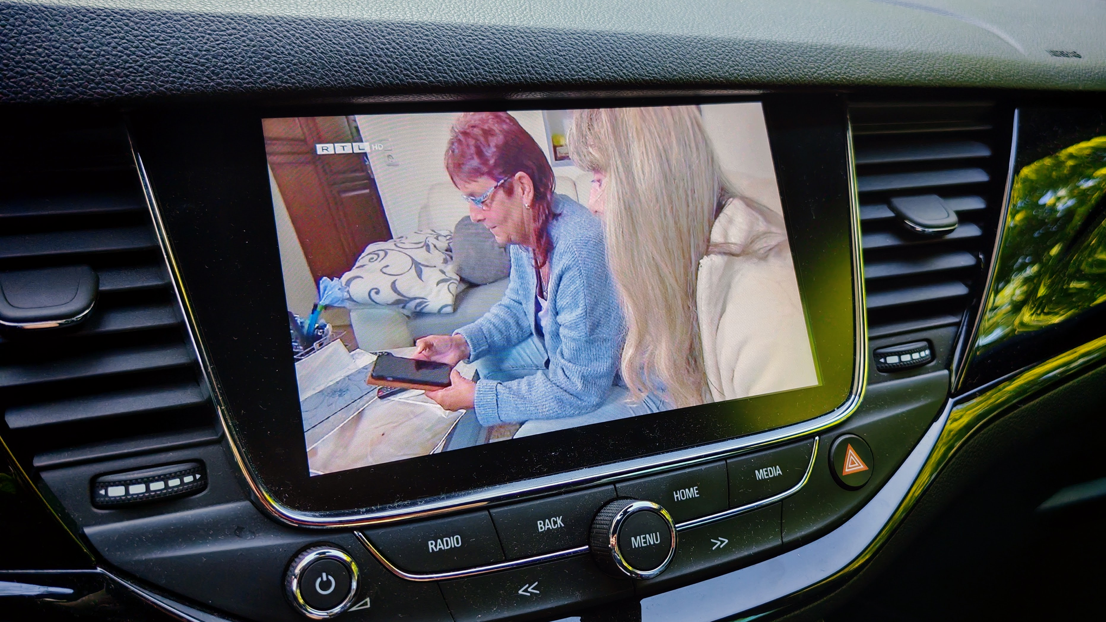 Top 5: Youtube, Netflix & Co. auf dem Auto-Display – die besten Adapter im Test