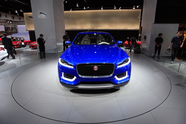 Jaguar C-X17 prototype SUV