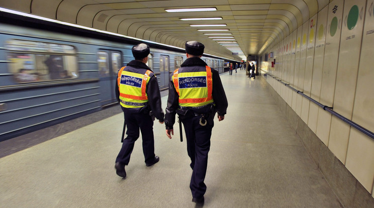 Egymás után ellenőrzi a rendőrség a metróvonalakat / Illusztráció: MTI Fotó: Máthé Zoltán